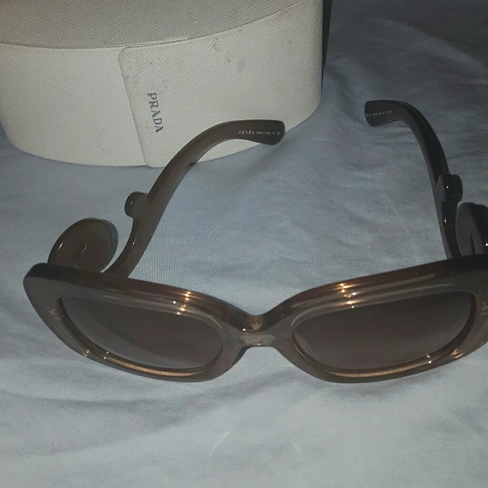 Authentic prada glasses - Picture 4 of 6